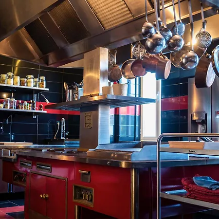 Villa Refúgio Dourado *